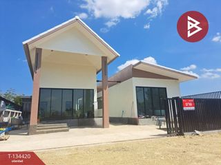 For sale 3 bedrooms house in Mueang Nakhon Sawan, Nakhon Sawan