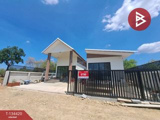 For sale 3 bedrooms house in Mueang Nakhon Sawan, Nakhon Sawan
