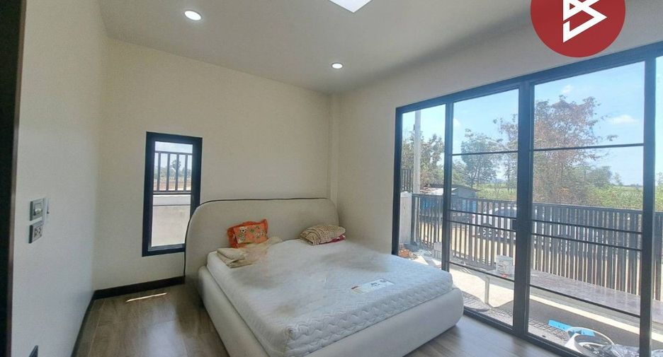 For sale 3 bedrooms house in Mueang Nakhon Sawan, Nakhon Sawan