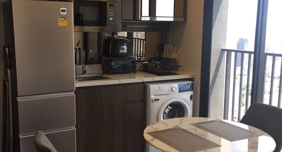 Wohnung zur Miete mit 2 Zimmer in Watthana, Bangkok