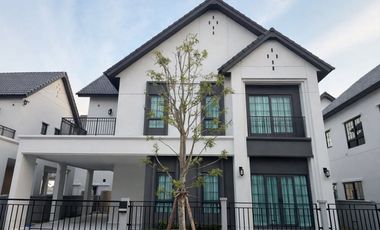 Casa en alquiler de 4 habitaciones en Bang Phli, Samut Prakan