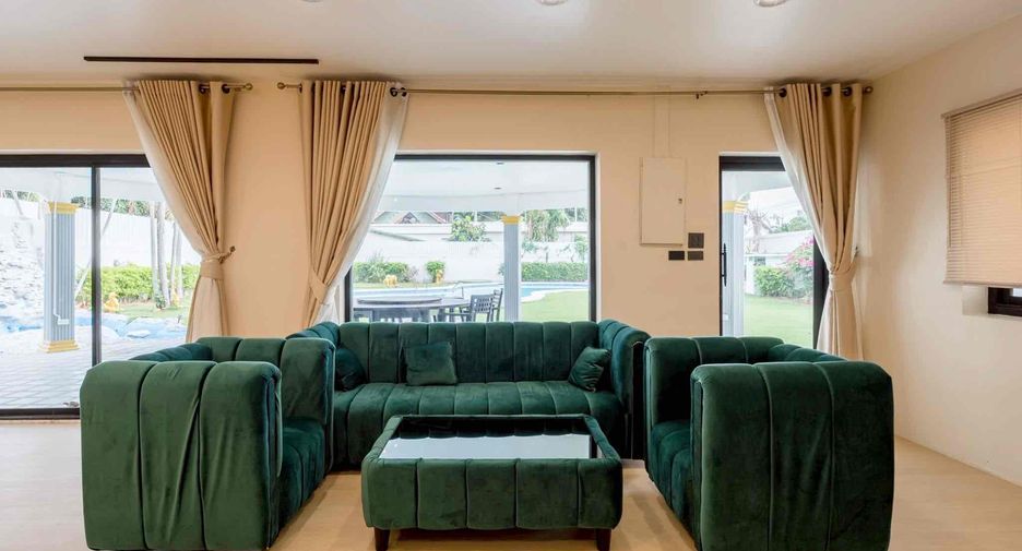 Villa en alquiler de 5 habitaciones en Bang Lamung, Chonburi