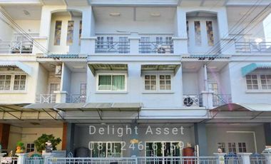 Reihenhaus zum Kauf mit 6 Zimmer in Wang Thonglang, Bangkok
