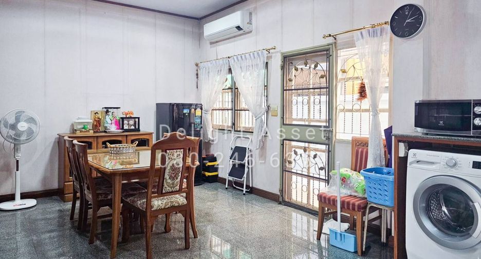 Reihenhaus zum Kauf mit 6 Zimmer in Wang Thonglang, Bangkok