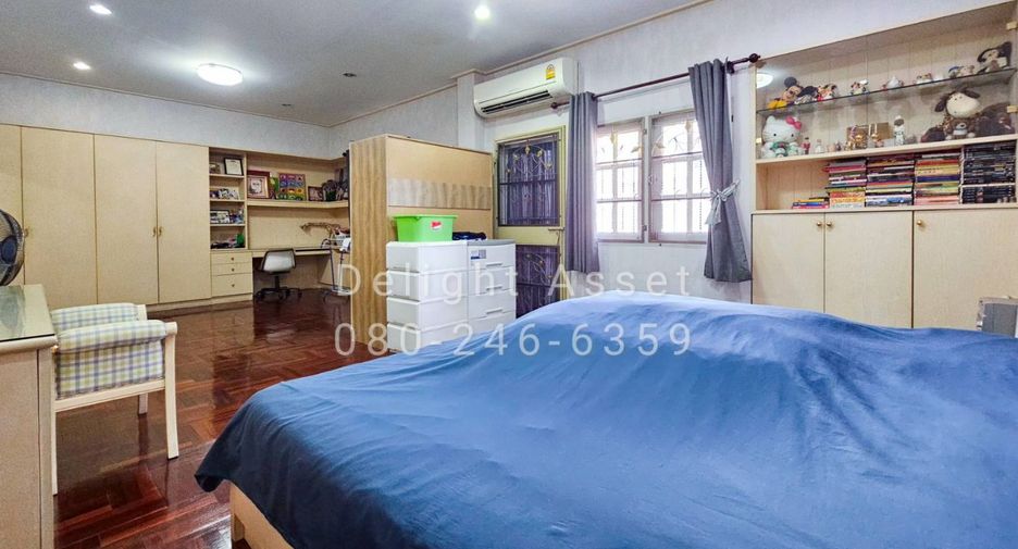 Reihenhaus zum Kauf mit 6 Zimmer in Wang Thonglang, Bangkok