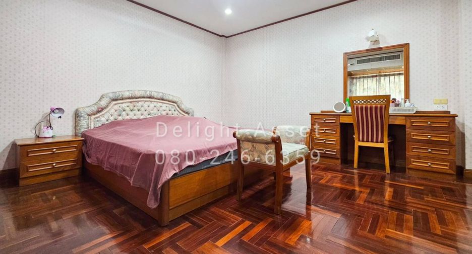 Reihenhaus zum Kauf mit 6 Zimmer in Wang Thonglang, Bangkok
