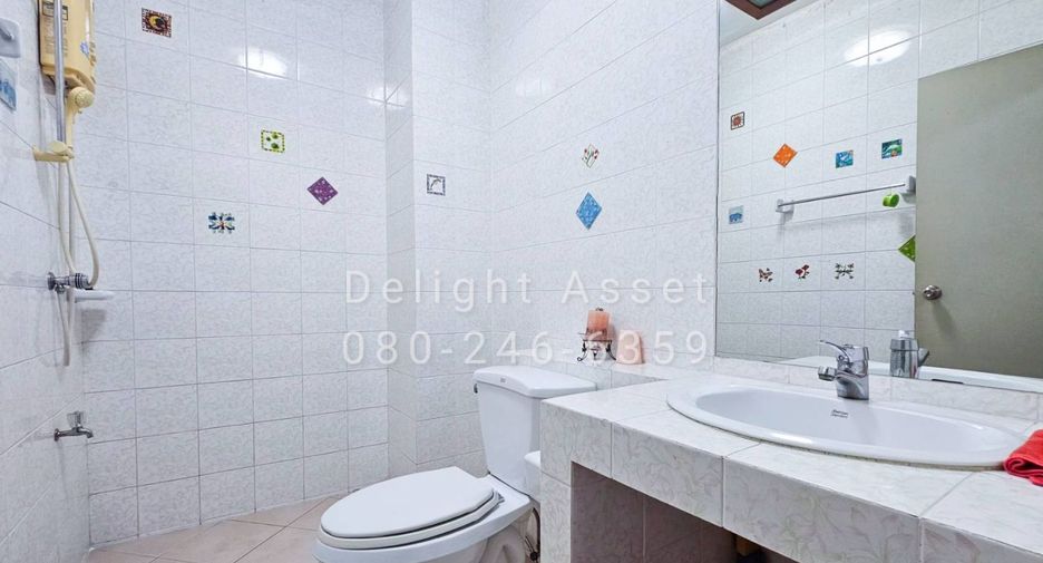 Reihenhaus zum Kauf mit 6 Zimmer in Wang Thonglang, Bangkok