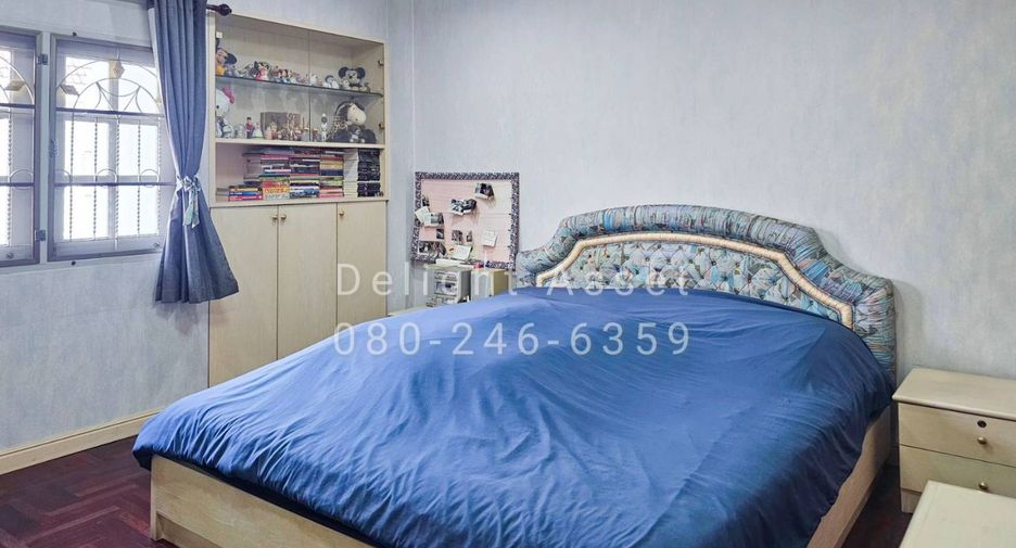 Reihenhaus zum Kauf mit 6 Zimmer in Wang Thonglang, Bangkok