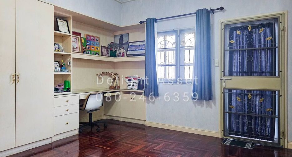 Reihenhaus zum Kauf mit 6 Zimmer in Wang Thonglang, Bangkok