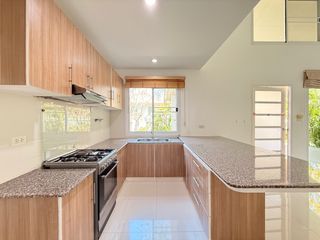 Casa en alquiler de 4 habitaciones en Mae Rim, Chiang Mai