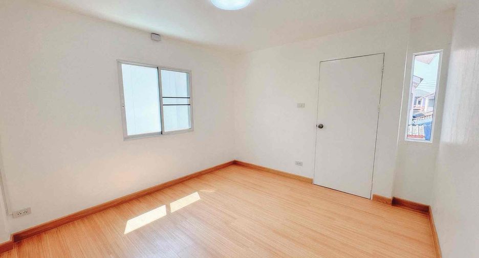 For sale 2 bedrooms house in San Kamphaeng, Chiang Mai