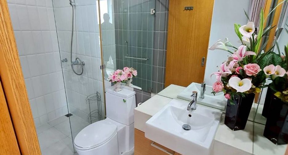 For rent 1 bed condo in Watthana, Bangkok