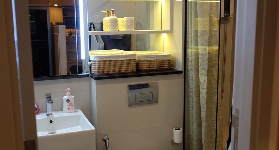 For rent 2 bedrooms condo in Sathon, Bangkok