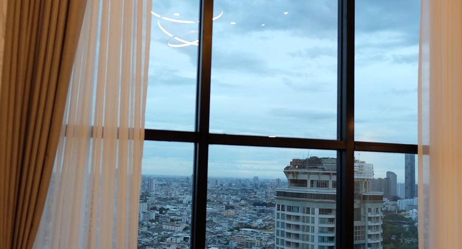 For rent 2 bedrooms condo in Sathon, Bangkok