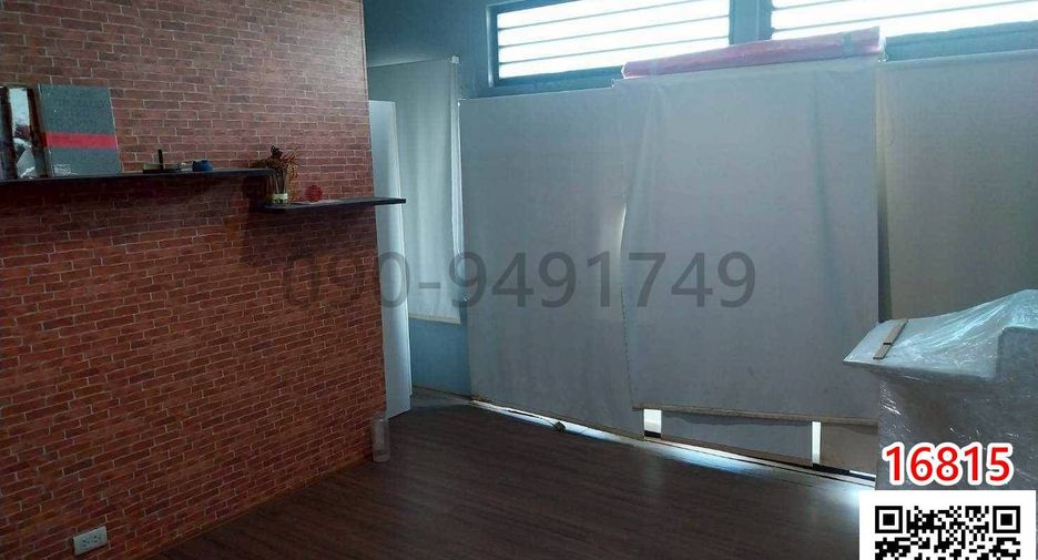 For rent 3 bedrooms townhouse in Bang Kapi, Bangkok