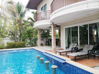 À louer 4 chambres maison à Bang Lamung, Chonburi