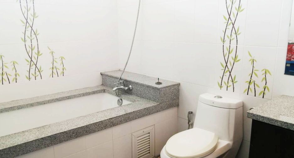 Haus zur Miete mit 4 Zimmer in Bang Lamung, Chonburi