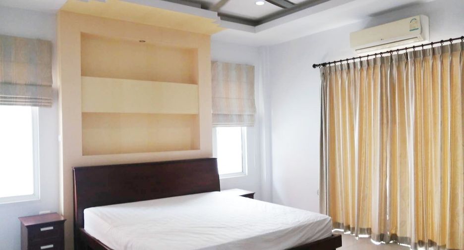 Haus zur Miete mit 4 Zimmer in Bang Lamung, Chonburi