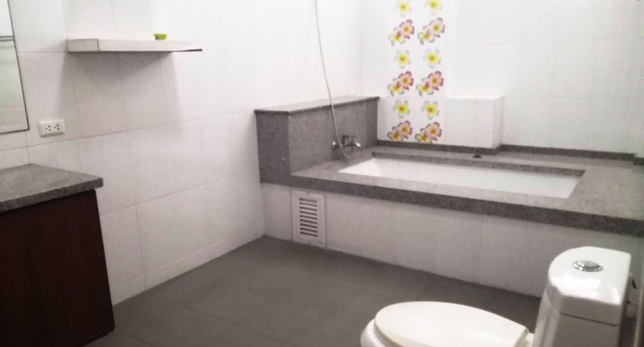 Haus zur Miete mit 4 Zimmer in Bang Lamung, Chonburi