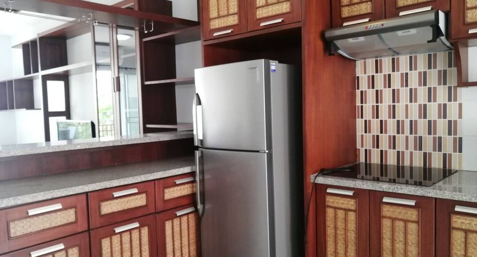Haus zur Miete mit 4 Zimmer in Bang Lamung, Chonburi