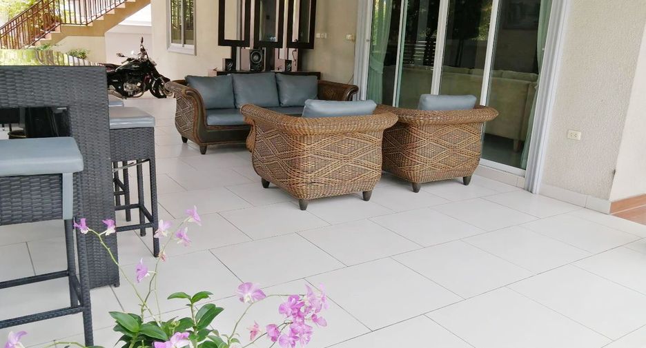 Haus zur Miete mit 4 Zimmer in Bang Lamung, Chonburi