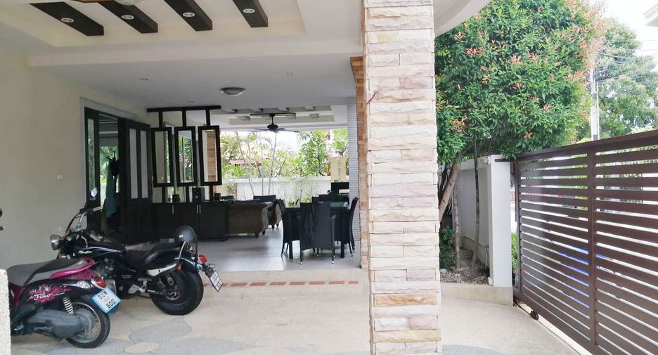 Haus zur Miete mit 4 Zimmer in Bang Lamung, Chonburi