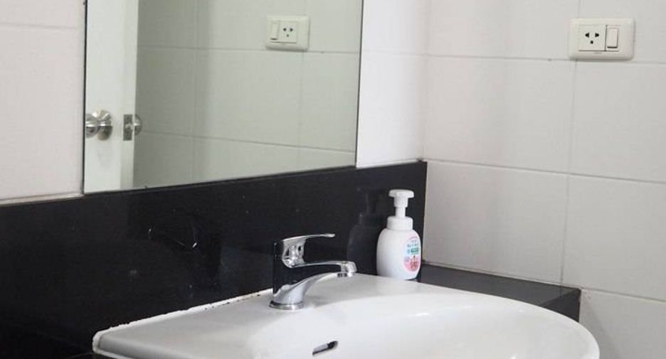 For sale 1 bed condo in Khlong Toei, Bangkok