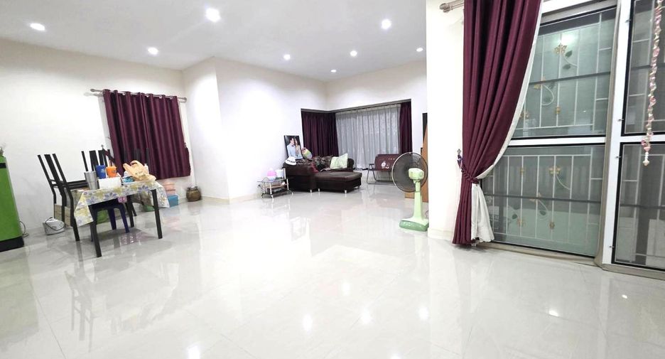 For sale 3 bedrooms house in Pluak Daeng, Rayong