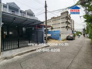 For rent and for sale 3 bedrooms townhouse in Din Daeng, Bangkok