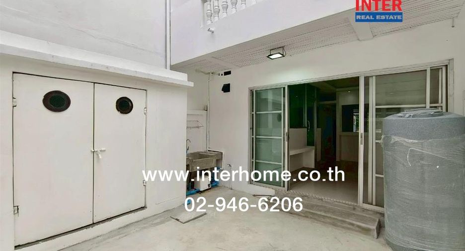 Casa adosada en alquiler y en venta de 3 habitaciones en Din Daeng, Bangkok