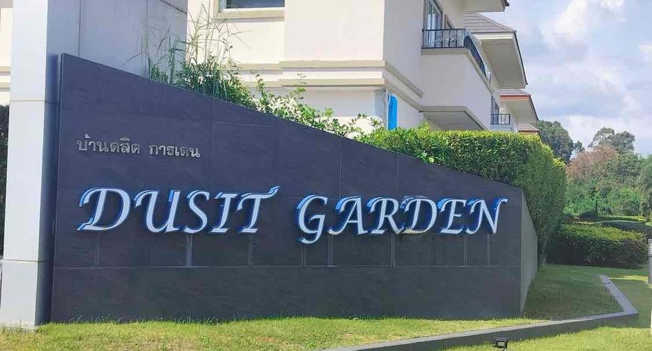 For sale そして for rent 3 ベッドルーム villa in Bang Lamung, Chonburi