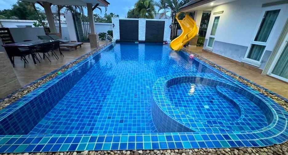 For sale そして for rent 3 ベッドルーム villa in Bang Lamung, Chonburi
