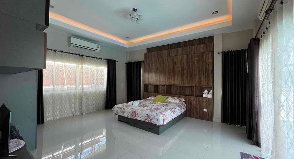 For sale そして for rent 3 ベッドルーム villa in Bang Lamung, Chonburi