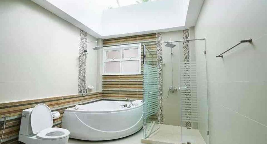 For sale そして for rent 3 ベッドルーム villa in Bang Lamung, Chonburi