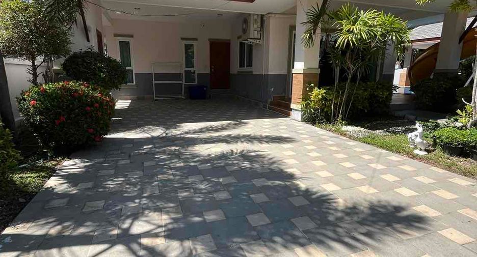For sale そして for rent 3 ベッドルーム villa in Bang Lamung, Chonburi
