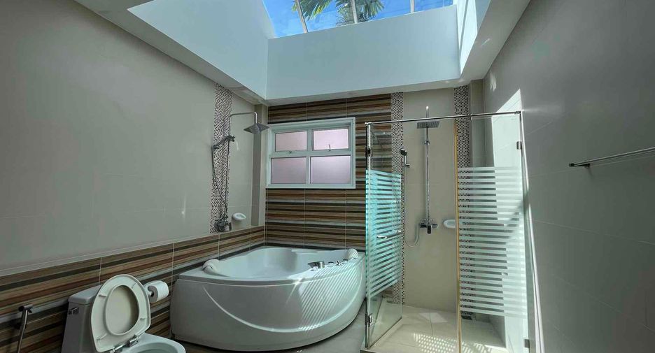 For sale そして for rent 3 ベッドルーム villa in Bang Lamung, Chonburi