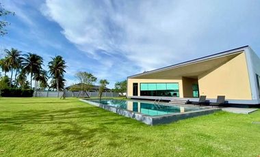 Villa zur Miete und zum Kauf mit 3 Zimmer in Bang Lamung, Chonburi