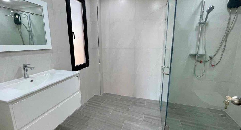 For rent 4 bedrooms villa in Bang Lamung, Chonburi
