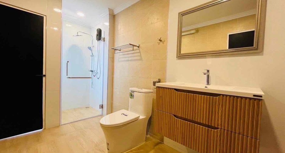 For rent 4 bedrooms villa in Bang Lamung, Chonburi