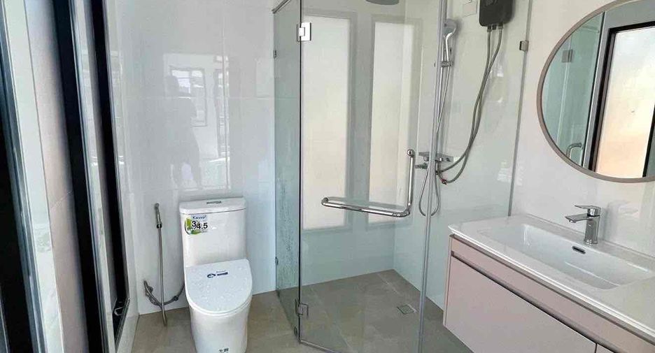 For rent 4 bedrooms villa in Bang Lamung, Chonburi