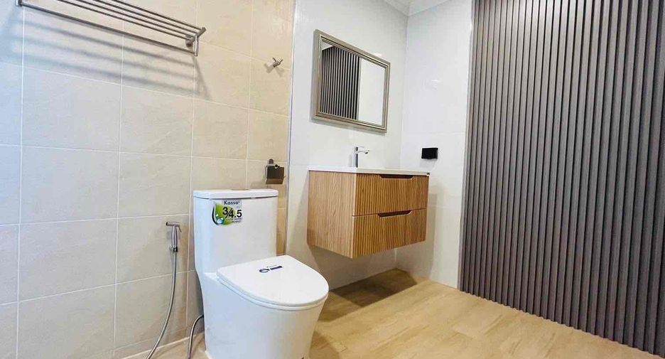 For rent 4 bedrooms villa in Bang Lamung, Chonburi