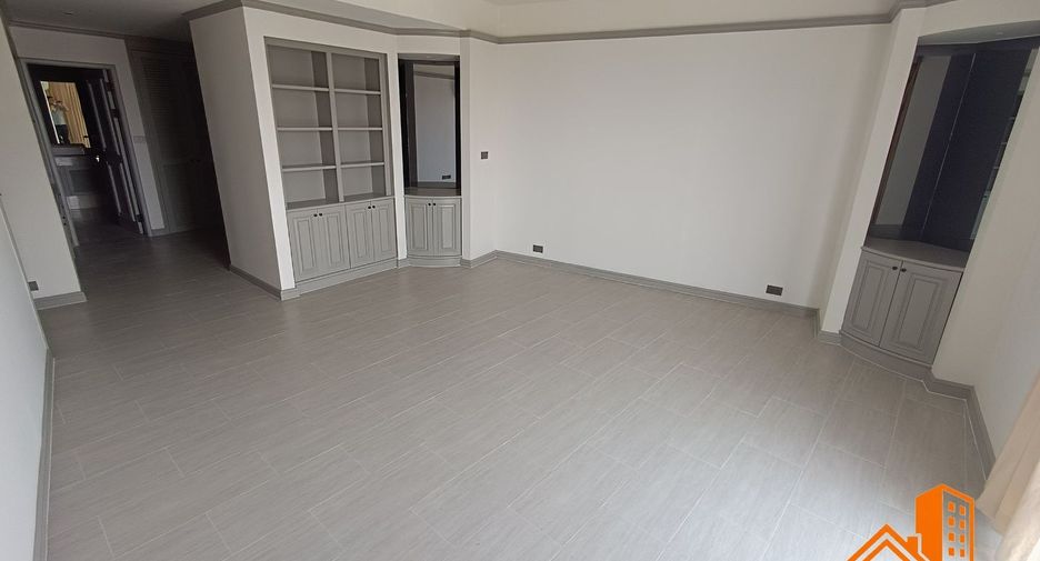 For sale 2 bedrooms condo in Sathon, Bangkok