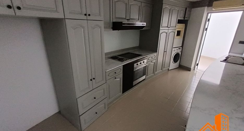 For sale 2 bedrooms condo in Sathon, Bangkok