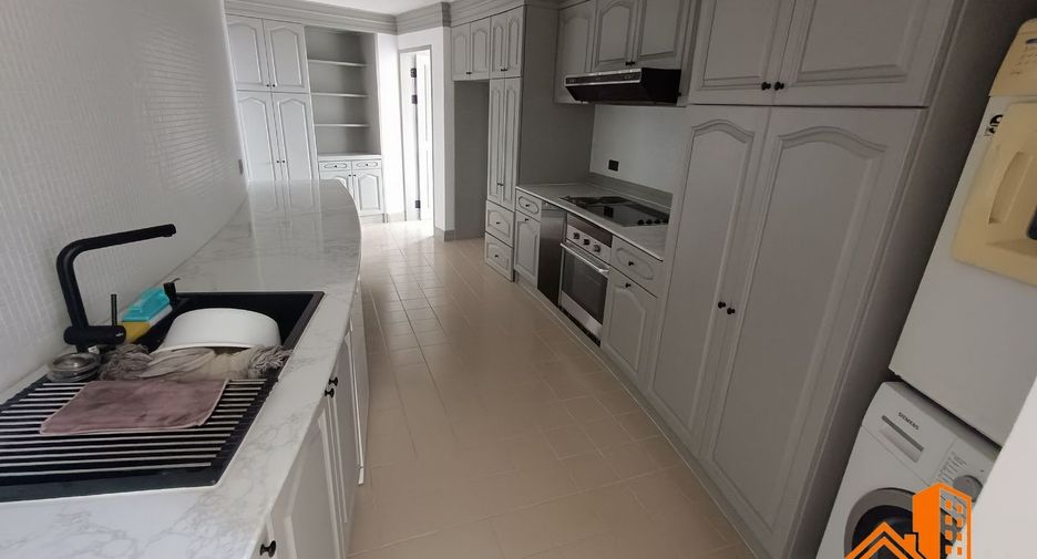 For sale 2 bedrooms condo in Sathon, Bangkok