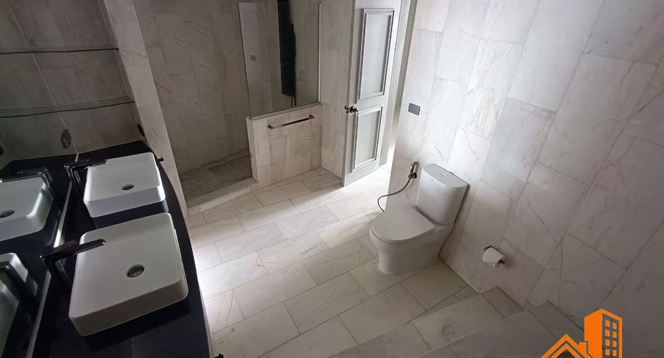 For sale 2 bedrooms condo in Sathon, Bangkok