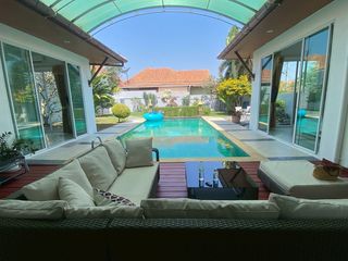 Villa zur Miete und zum Kauf mit 3 Zimmer in Bang Lamung, Chonburi