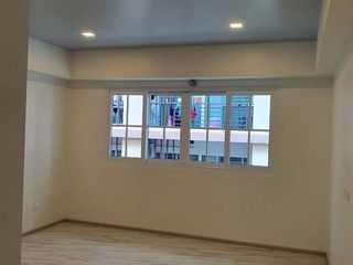 For rent 2 bedrooms retail Space in Mueang Chiang Mai, Chiang Mai