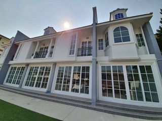 For rent 2 bedrooms retail Space in Mueang Chiang Mai, Chiang Mai