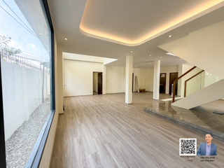 For sale 4 bedrooms house in Watthana, Bangkok