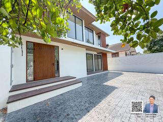 For sale 4 bedrooms house in Watthana, Bangkok